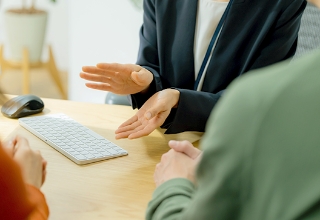 打ち合わせ風景 イメージ写真